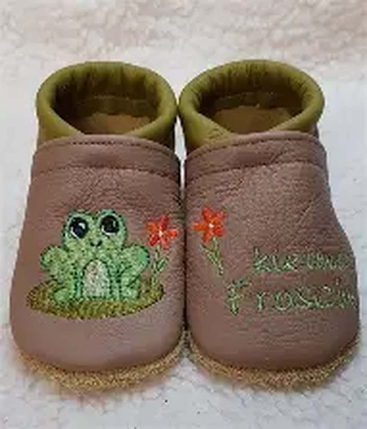 Artesanatos com couro de Rã