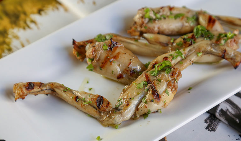 Pernas de rãs com ervas